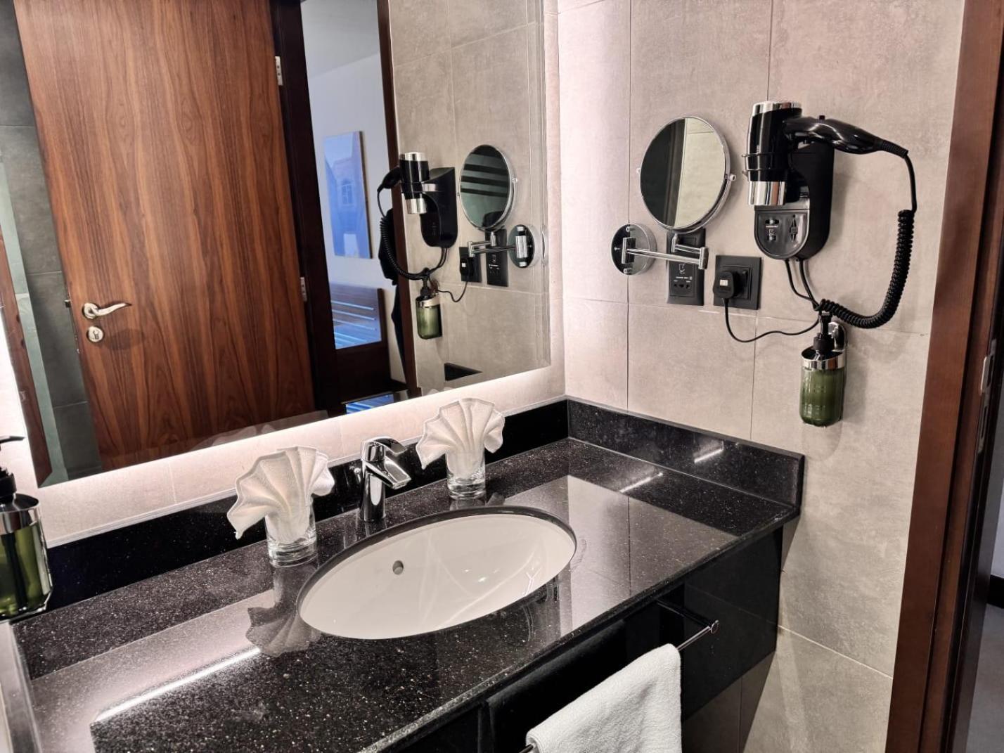 Kyriad Hotel Салала Экстерьер фото