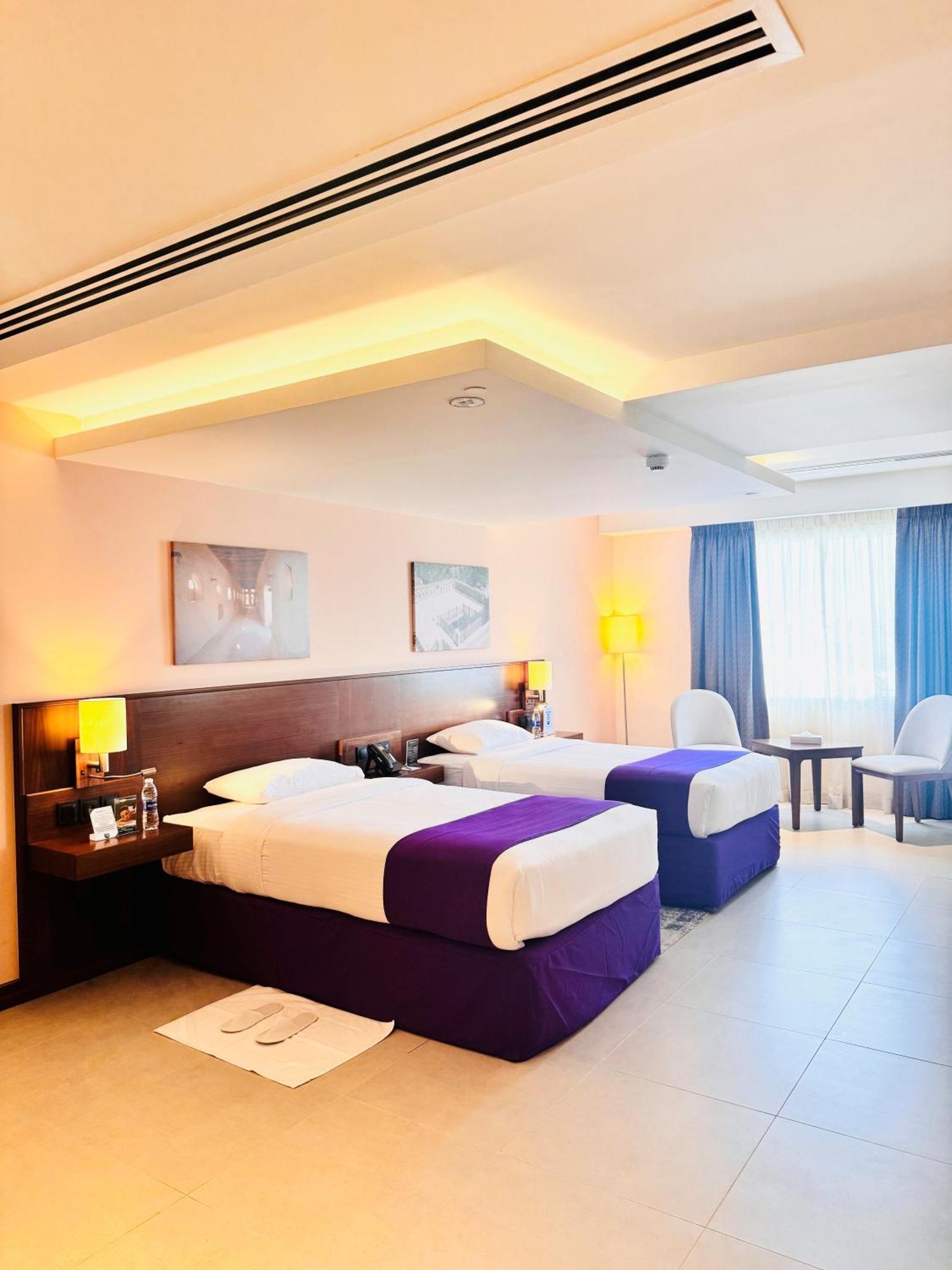 Kyriad Hotel Салала Экстерьер фото