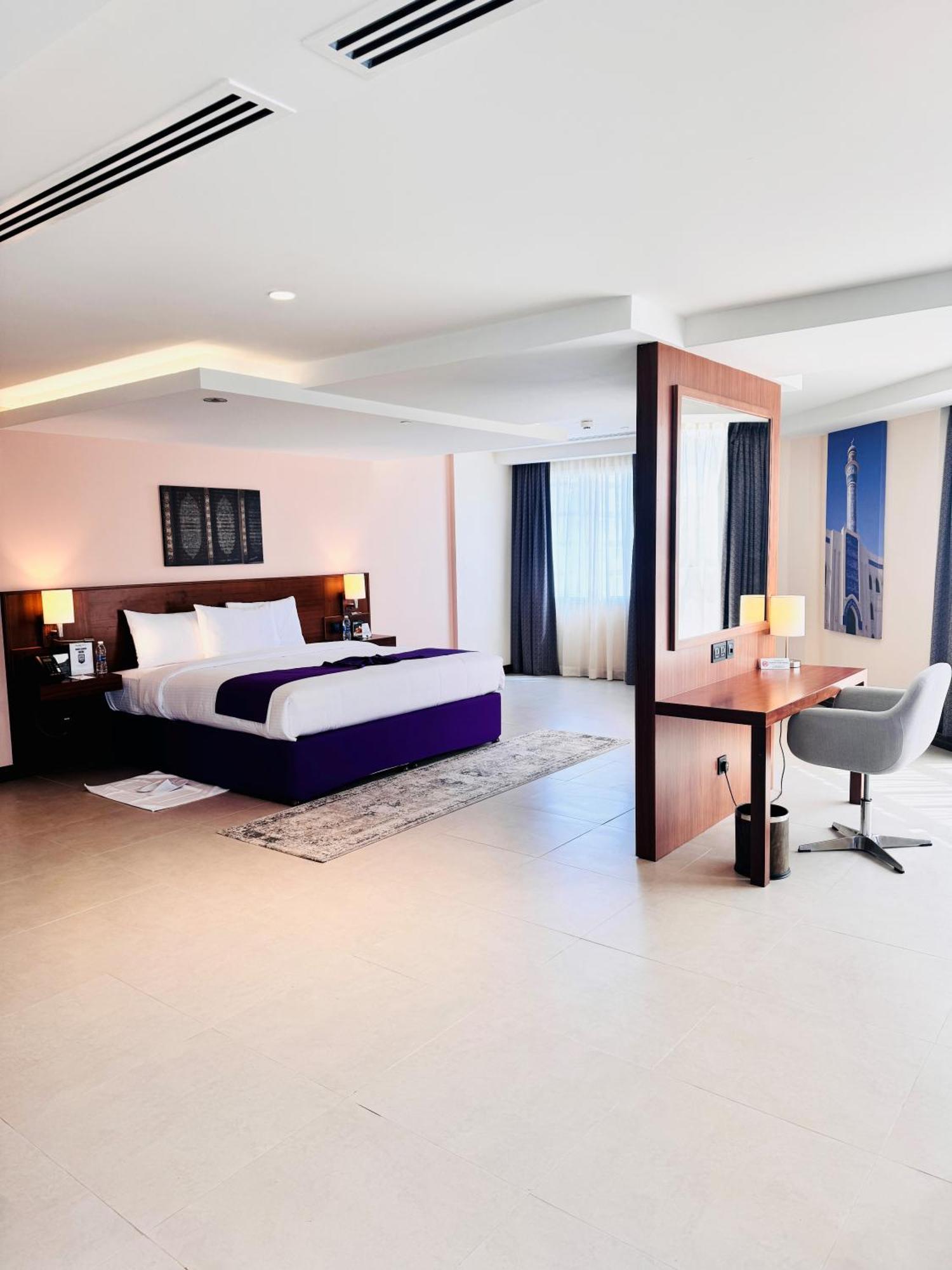 Kyriad Hotel Салала Экстерьер фото