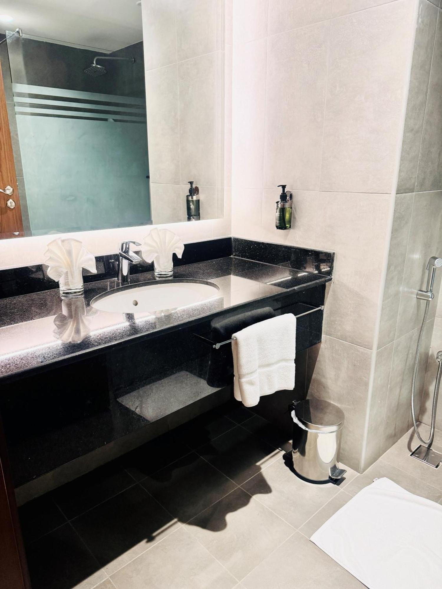 Kyriad Hotel Салала Экстерьер фото