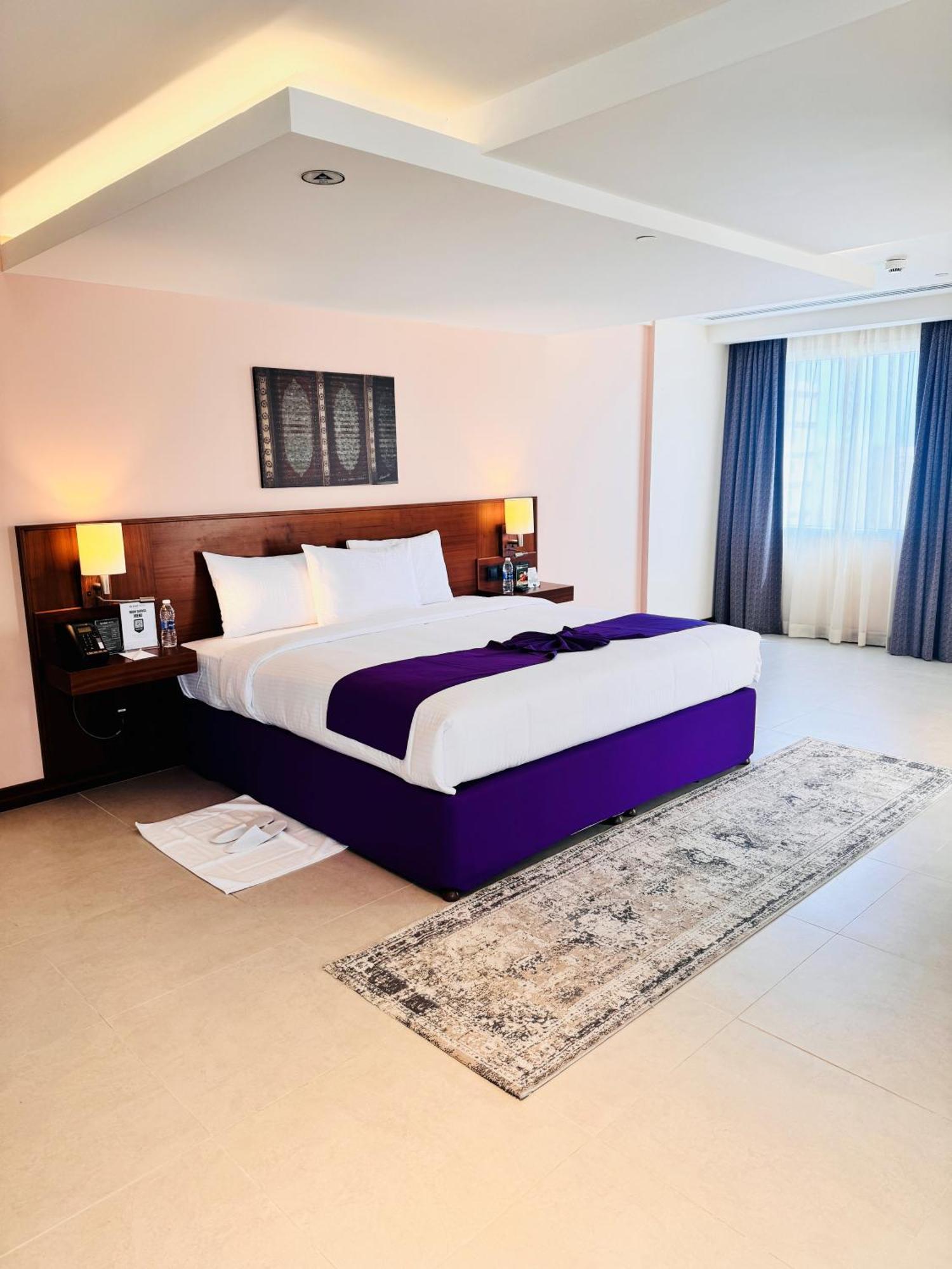Kyriad Hotel Салала Экстерьер фото