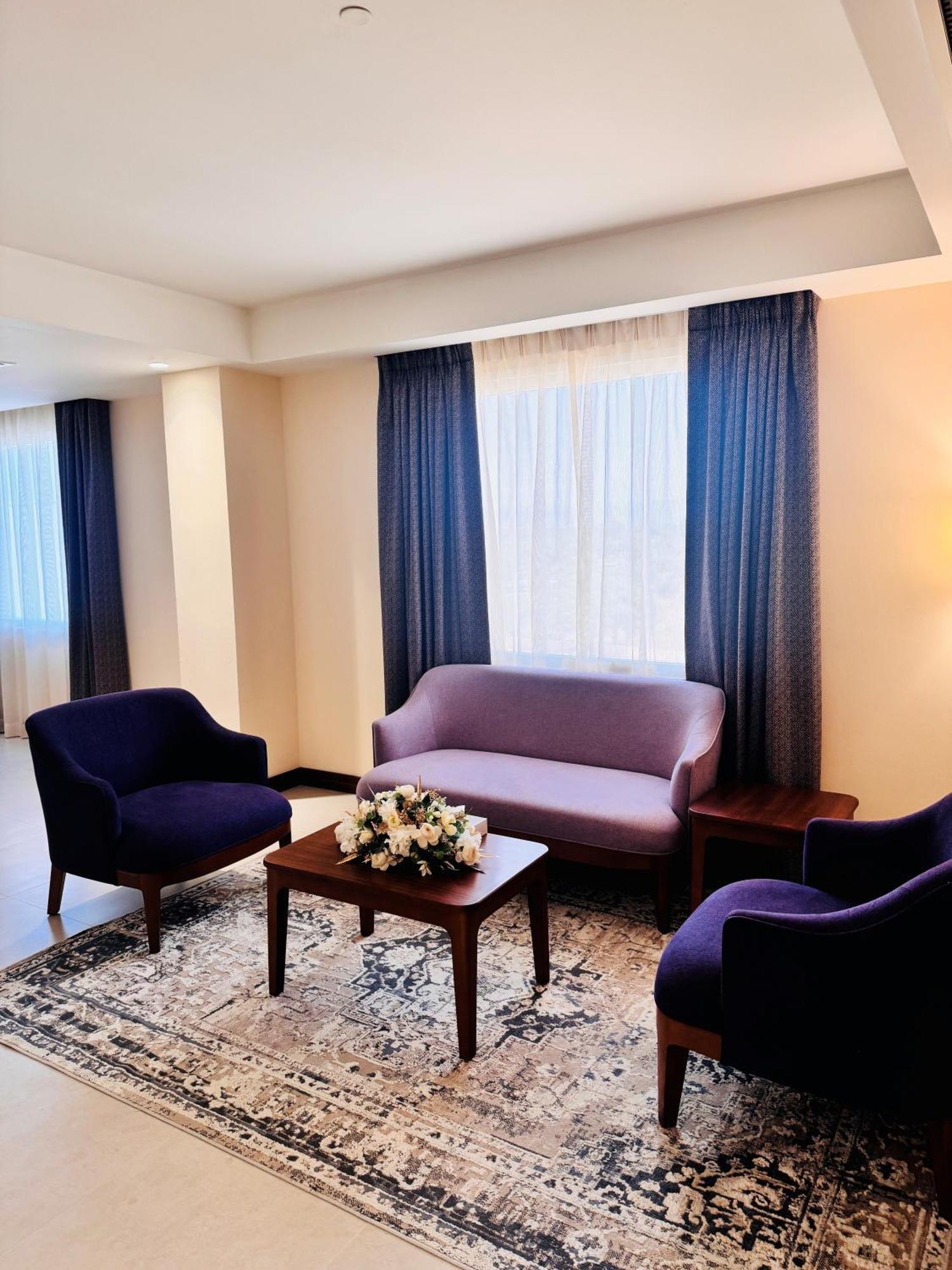 Kyriad Hotel Салала Экстерьер фото