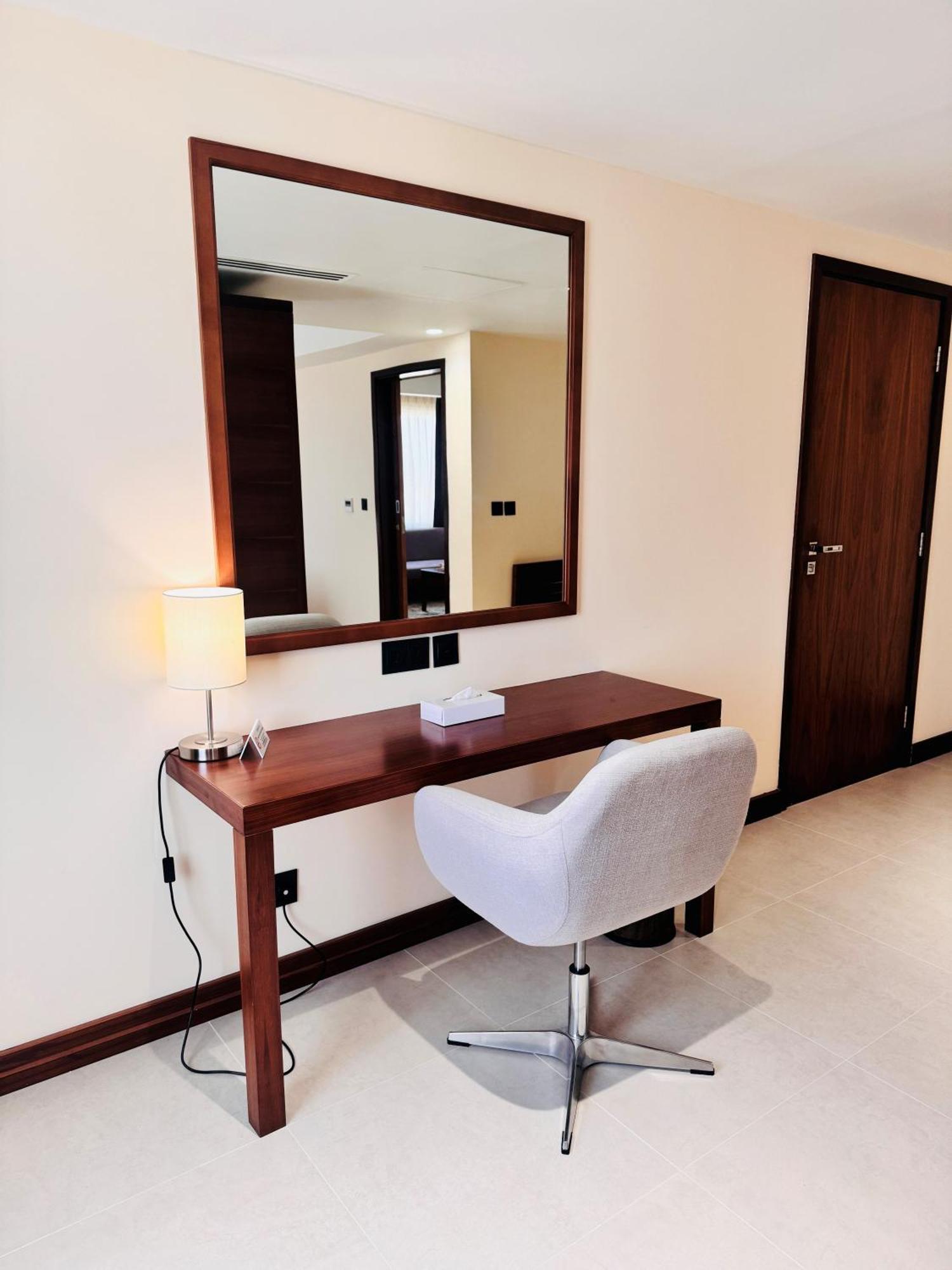 Kyriad Hotel Салала Экстерьер фото